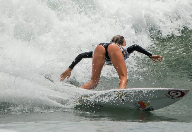 Alana lBanchard - USA - Professional Surfer? by danielthompson456778