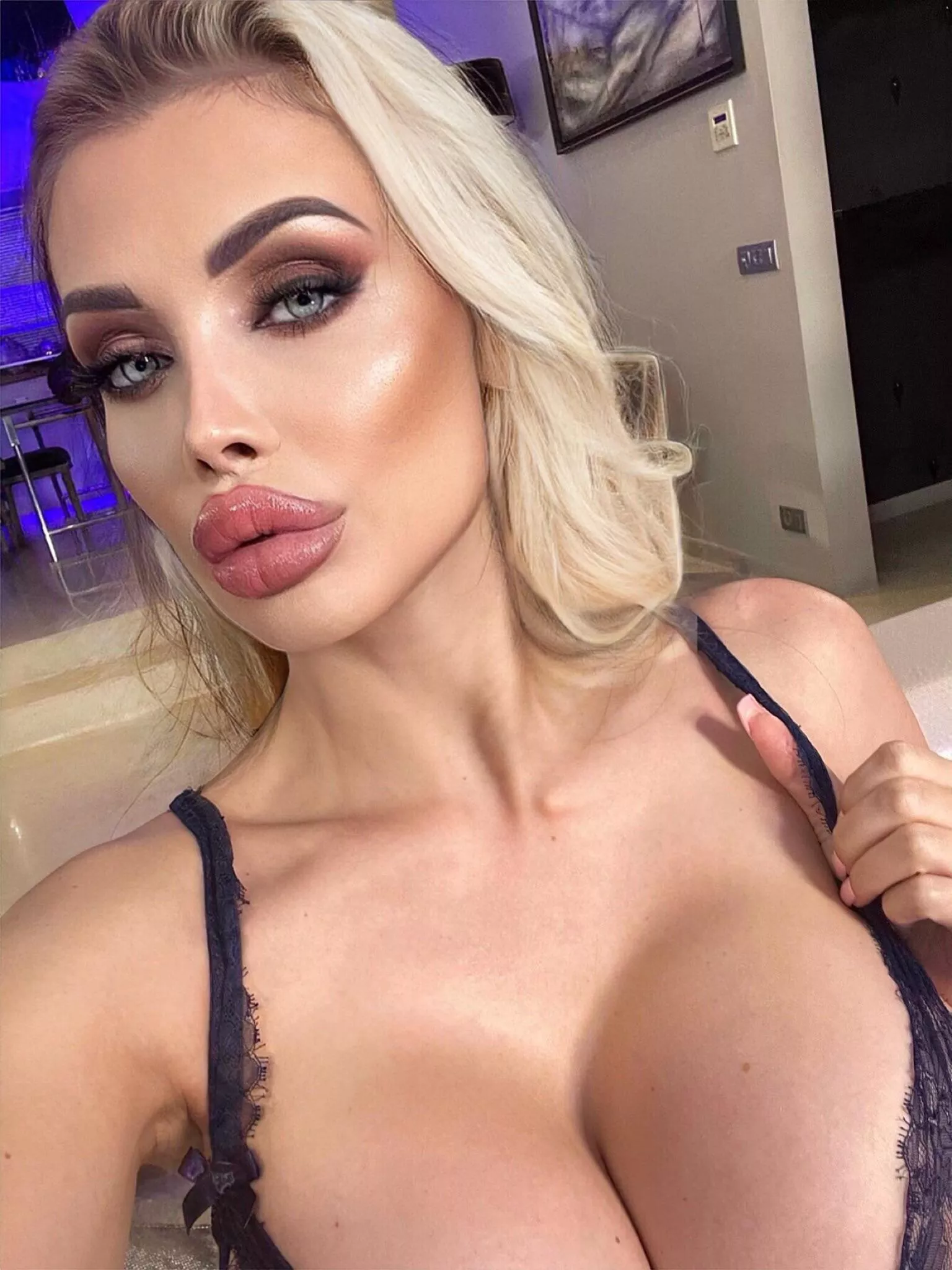 Aletta is perfect for bimbo lovers posted by LYatee