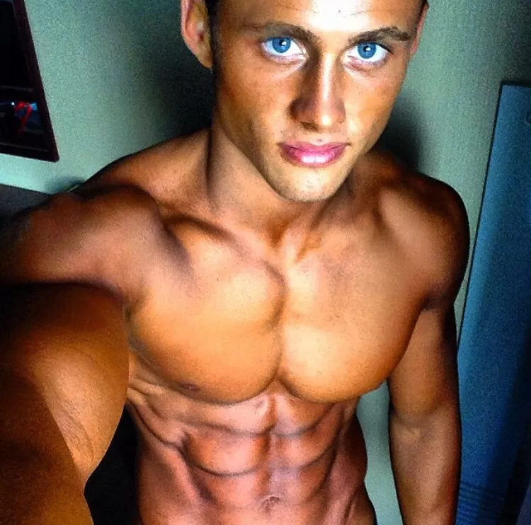 Alex Vanderlinden posted by InitialDew