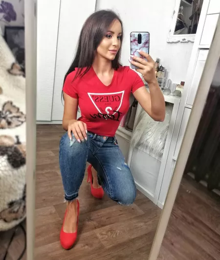 Alexa Broekere by BOOOOOOOBIES