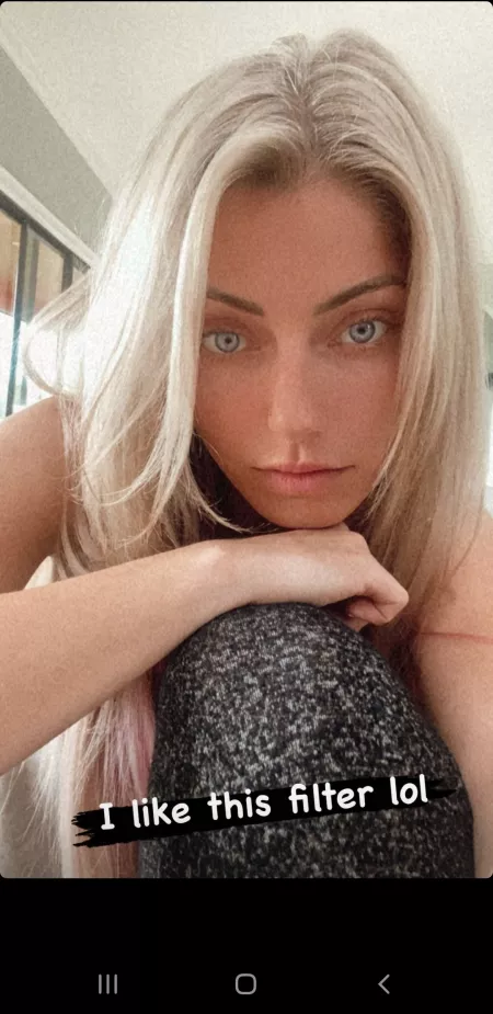 Alexa looking sexy by floorbus