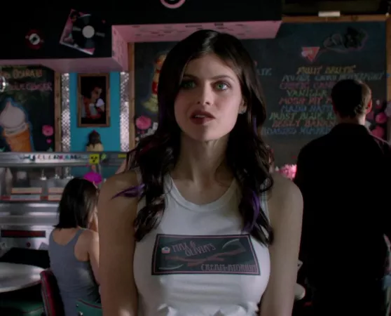 Alexandra Daddario by curiousbowling