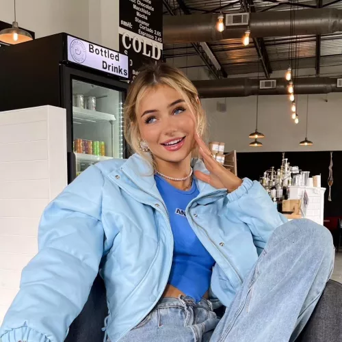 Alexandra Rozmajzl by LawnOfTheRay