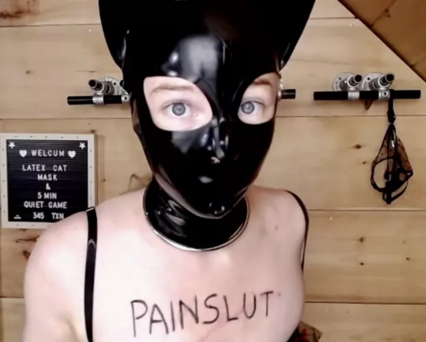Alice[f] looking like a latex kitty in the headlights after coming down from the metal restraints by painslut-alice