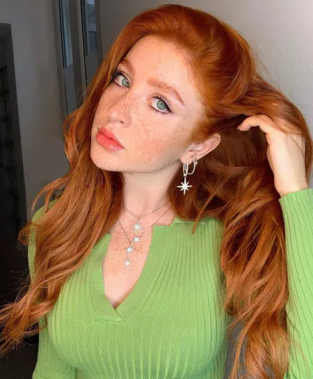 Alina Schiano by [deleted]