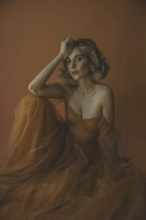 Alison Brie by NomadCourier