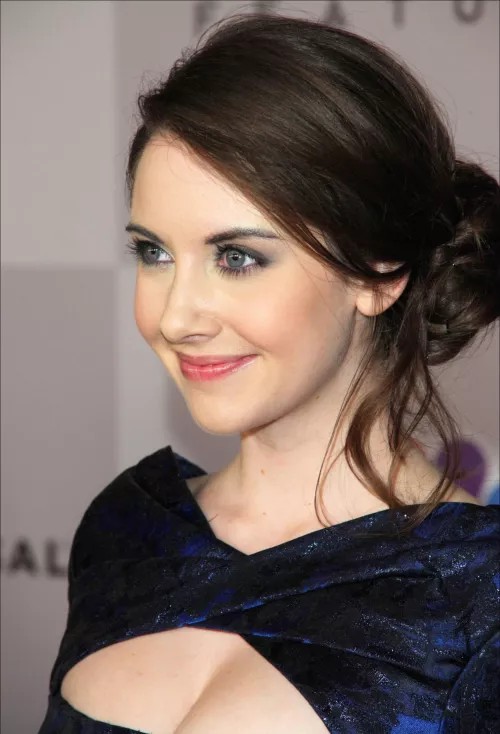 Alison Brie by littlea_adderall