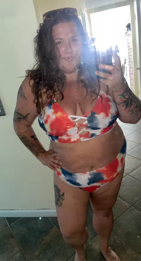 all bbw’s look good in a bikini there’s big curves to show off by handful_heather420