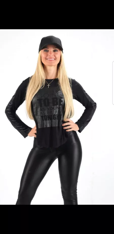 All Black 😜 by NoInteraction6374