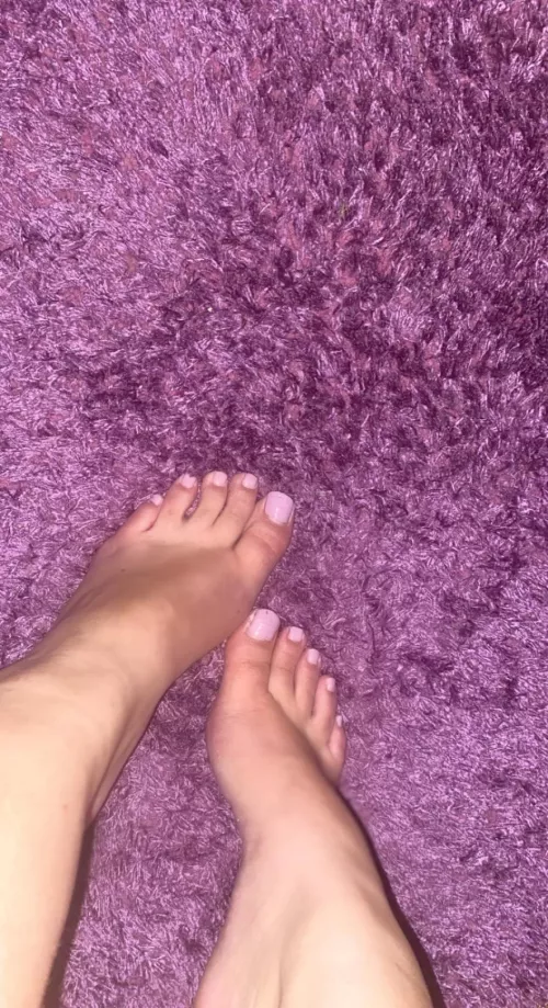 All by myself, waiting for you😘 by MellieeH