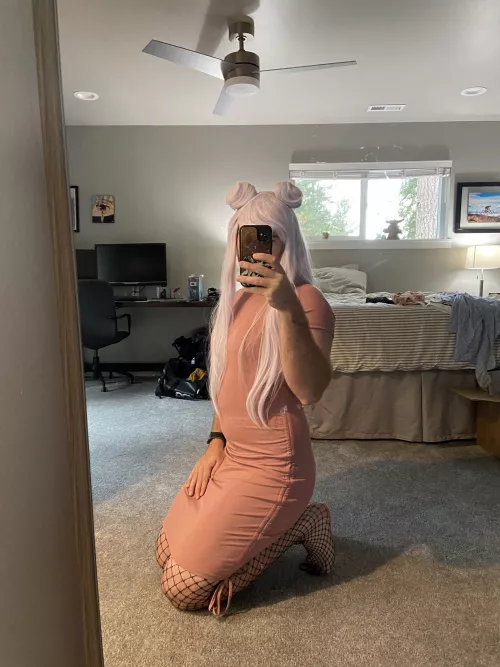 All dressed up and no one here to please🥺 by transhinata