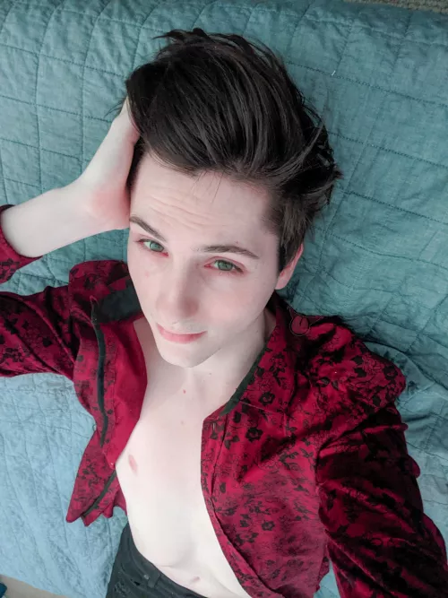 All dressed up but no one to go out with. by UnstableTwink