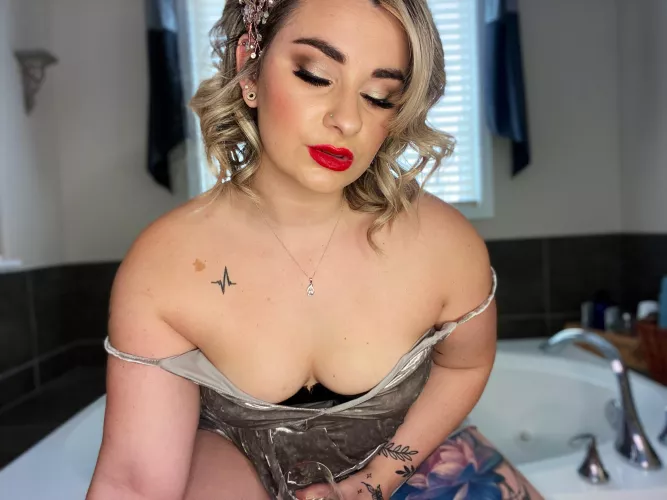 All dressed up with nowhere to go. (f)ucksakes🙄 by Icy-Peach-4332