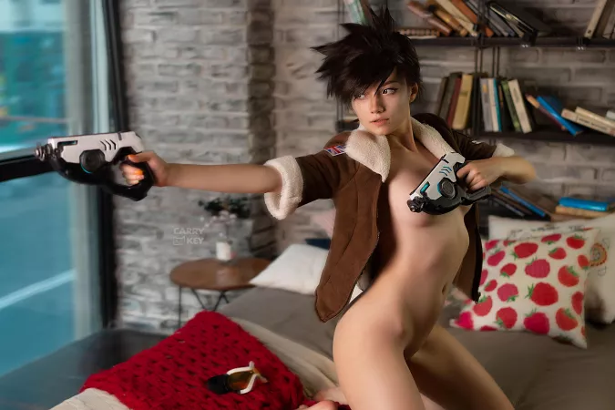 All eyes on me! Tracer by CarryKey (me) by CarryKey