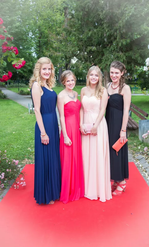 All glammed up by feetaddict69