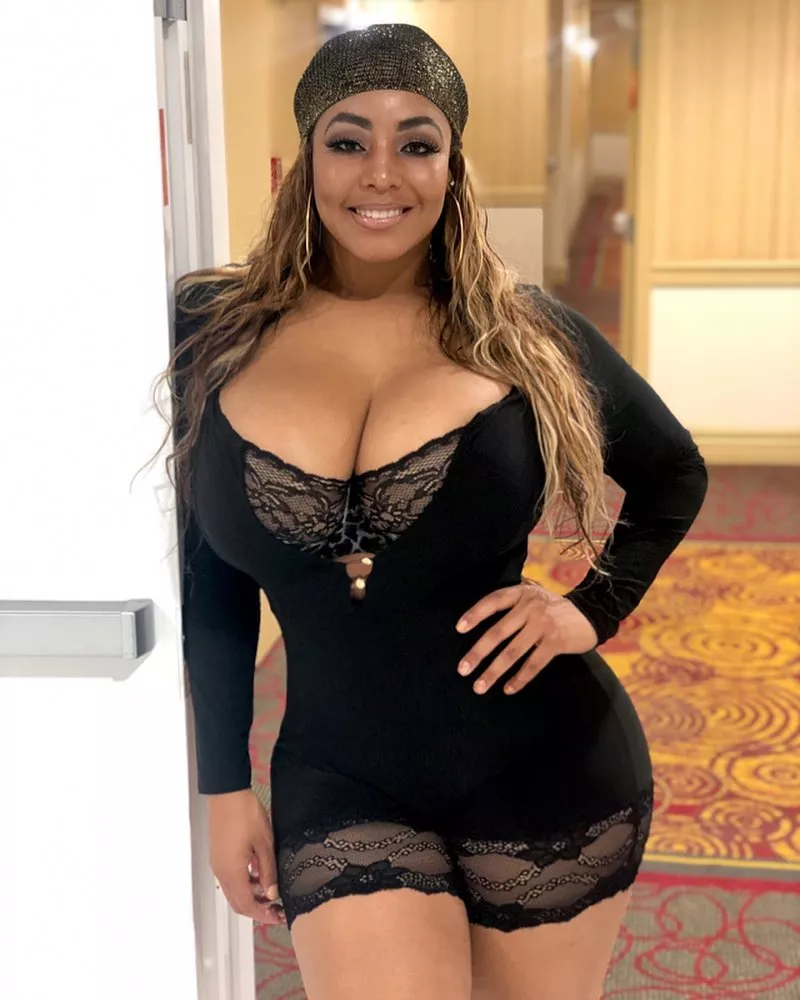 All In Black posted by youknowwhatilove210