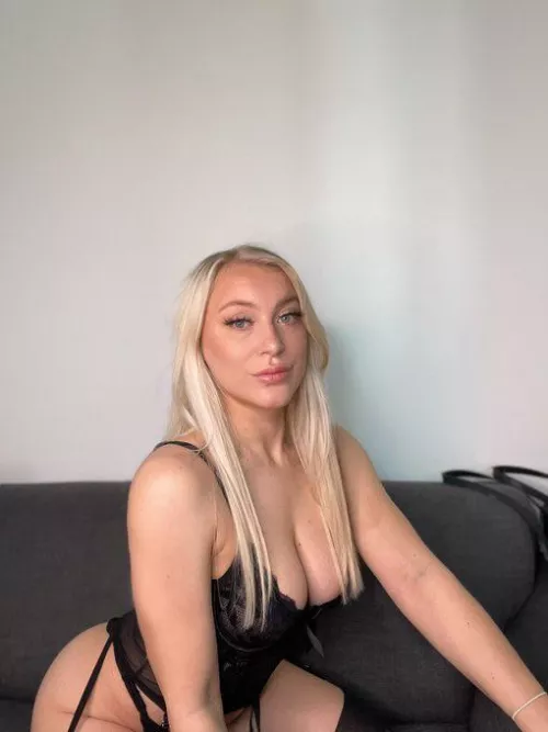 All men under 8 inches needs to be locked in chastity! by Mistressjessica289