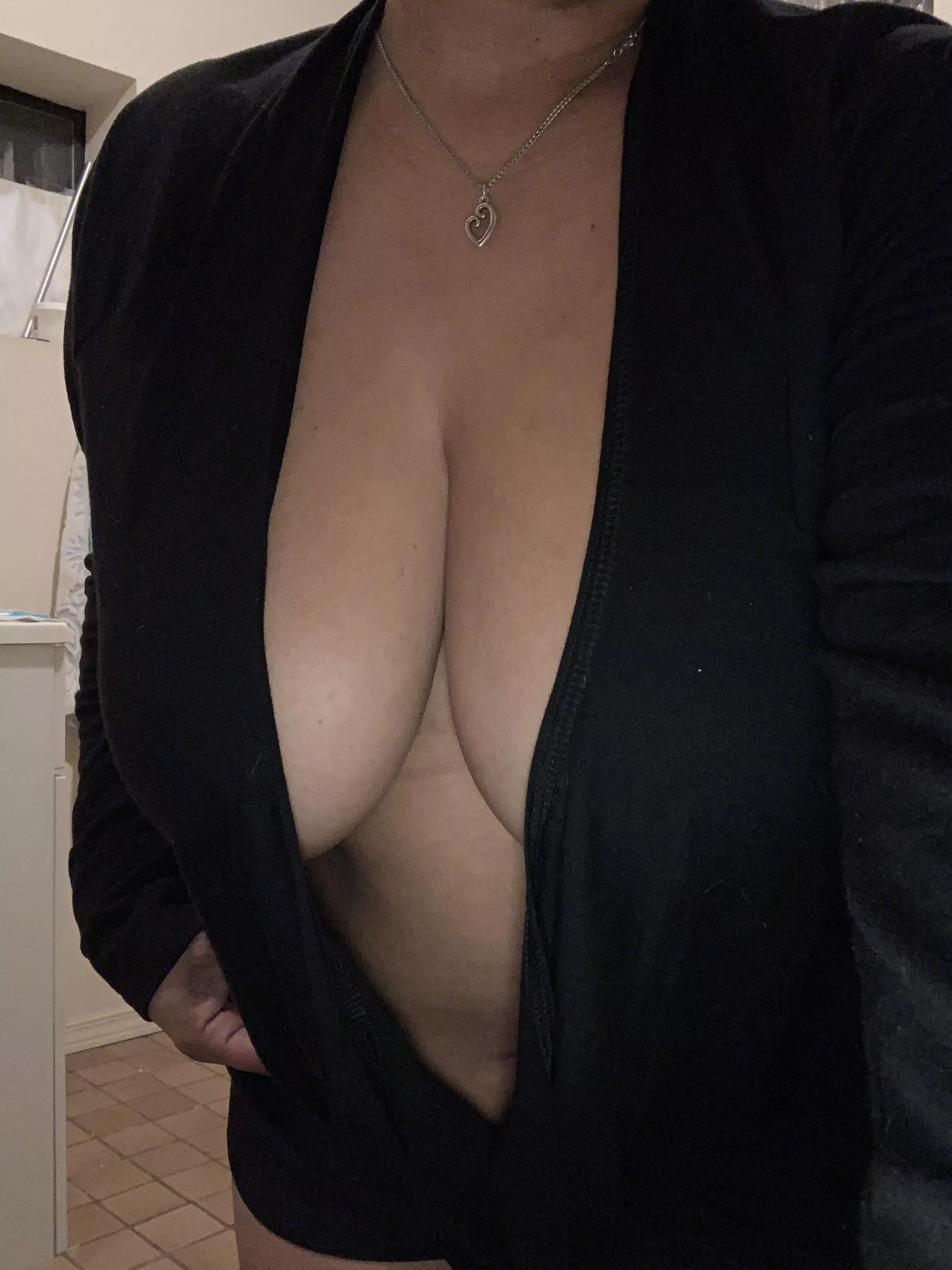 All natural from my head to my toes F cups posted by caligrrl619