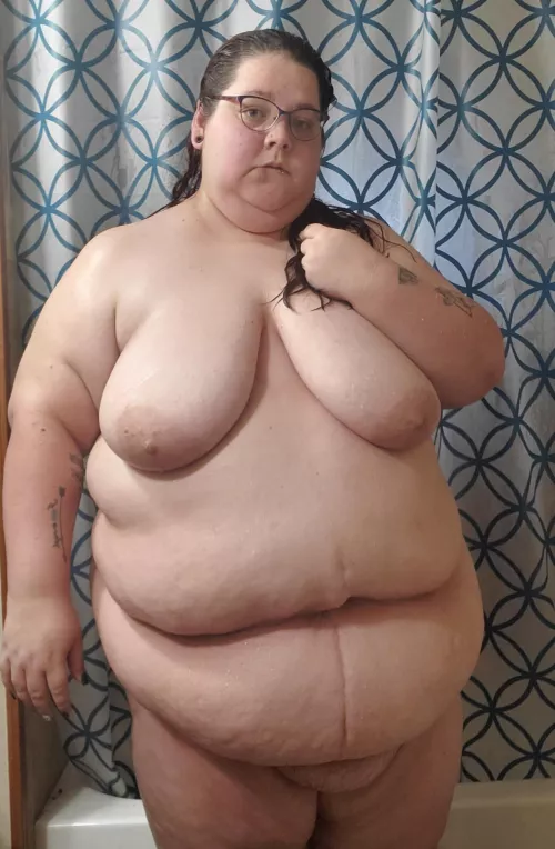 All nice and wet after a shower 😉 by SallySkellington1328