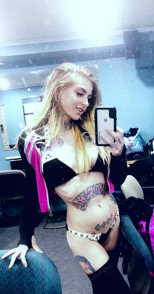 All premade videos are on sale right meow in honor of Black Friday weekend! Get yourself something you really want! [vid][sext][cam][pic][dom][gfe][rate] by smurfasaur