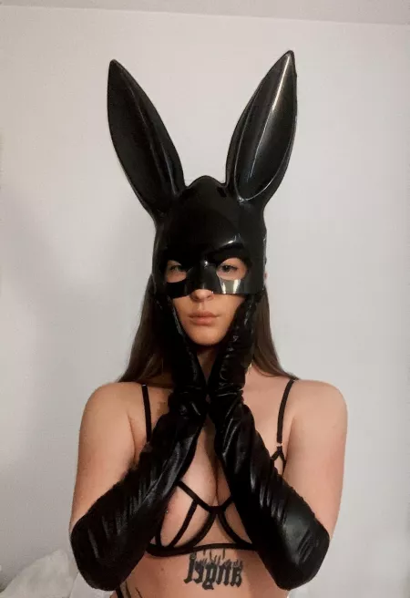 all shiny everything ❣️🖤 by spicy-depression