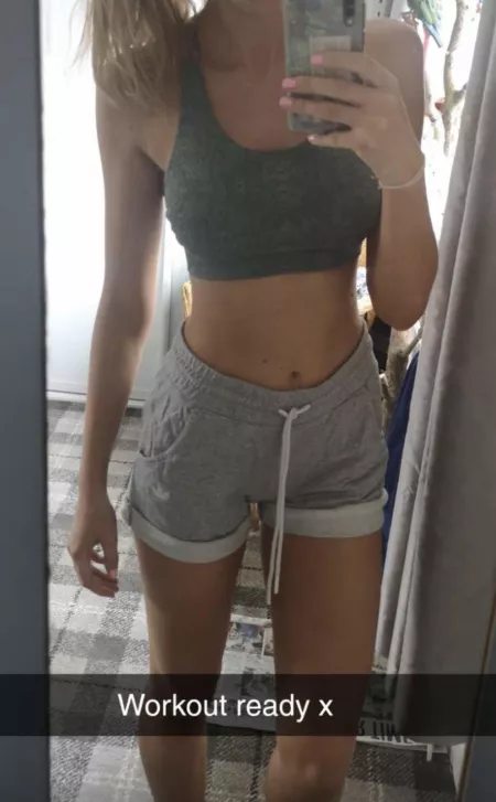 All the boys stare when I work out by Beauty_andthe_bear