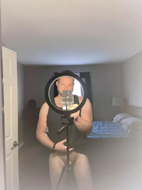 All the light touches, could be yours… 🤫 by abeduncan90