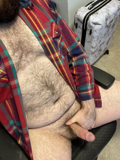 All worked up at my desk, there are too many hot people on Reddit for work to hold my focus 🥵 by StudMutt