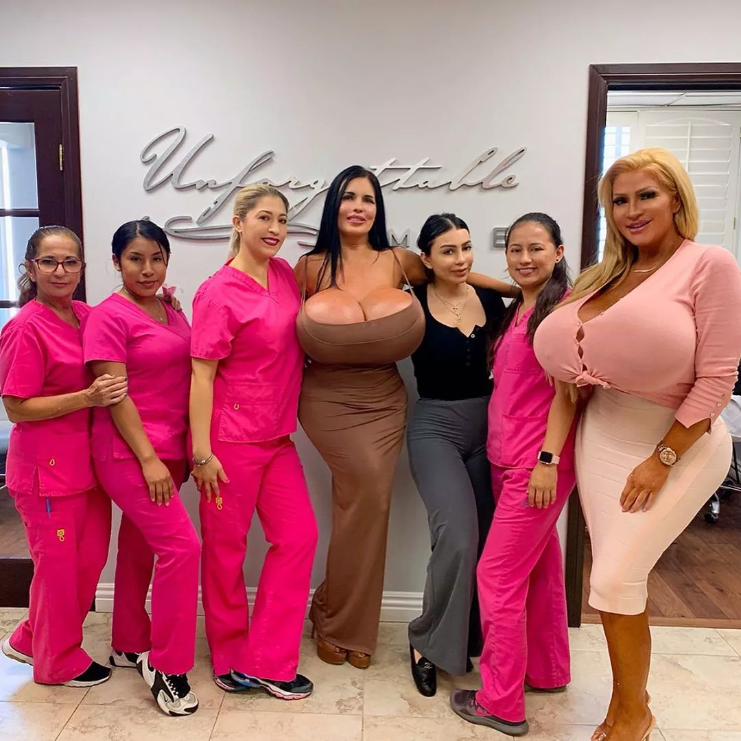 Allegra & Foxy posted by badkluster03