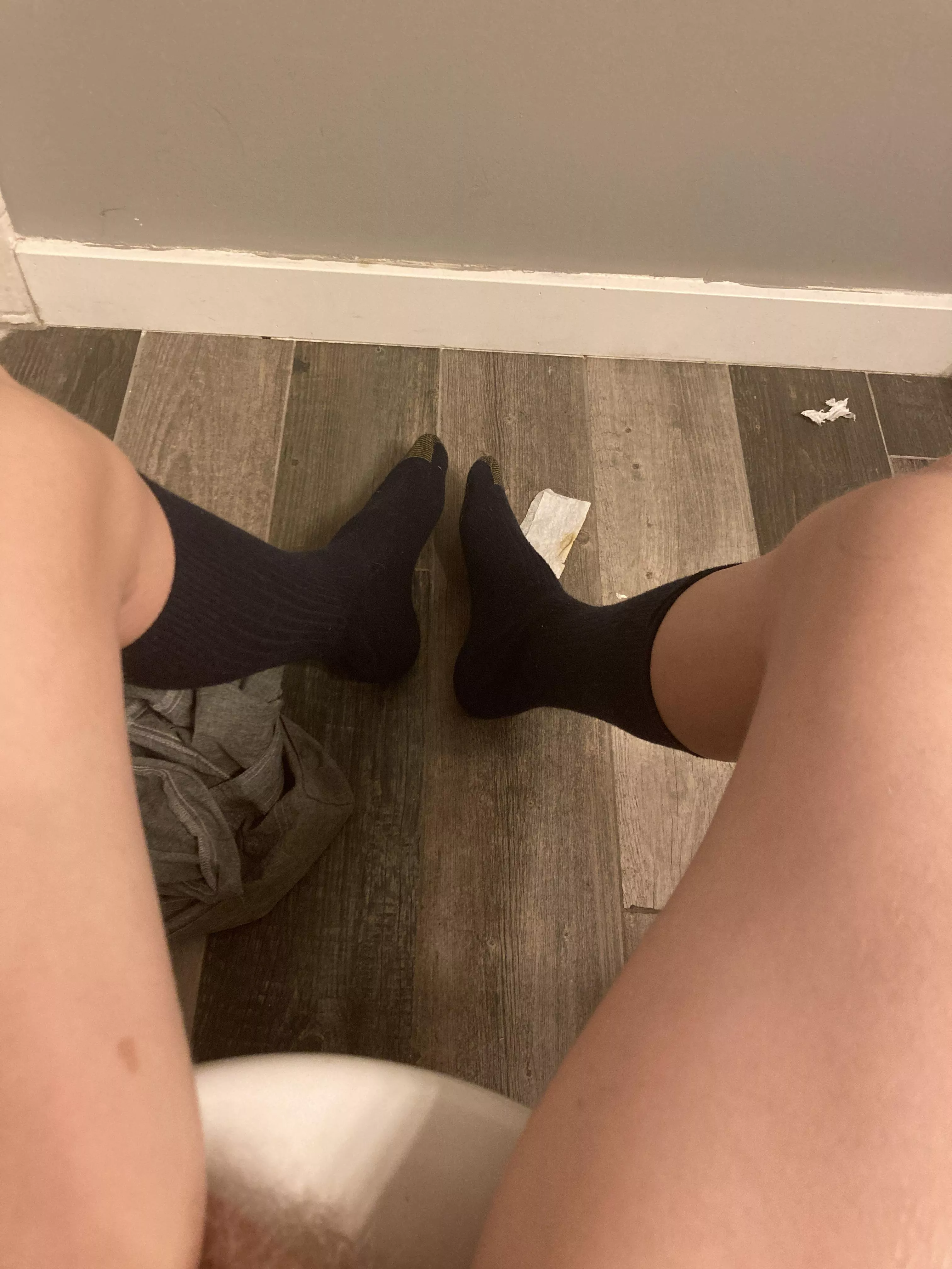 Almost knee high..! Is it good enough fr you though..? 🥺 [?] posted by raftedge