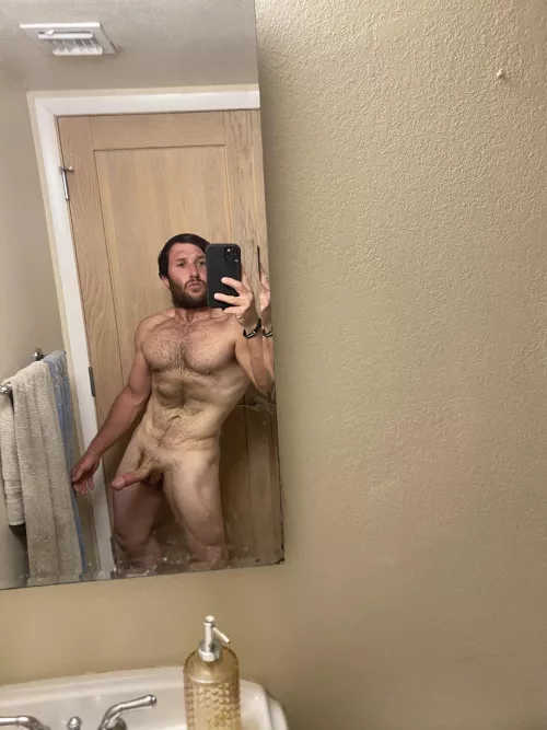 Alright one more since the first one was received so well.🙃 Have a good night y’all! 🤙🏻 by Many-Battle-9852