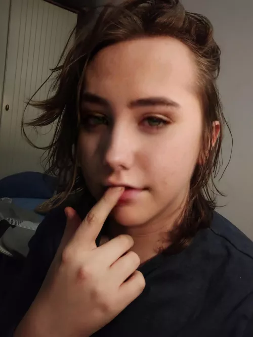 [altered] i wanna get showered in notifications, just spam me, annoy me, all at once so i cant keep up will all the vibrations and words ... fuck by Bikad