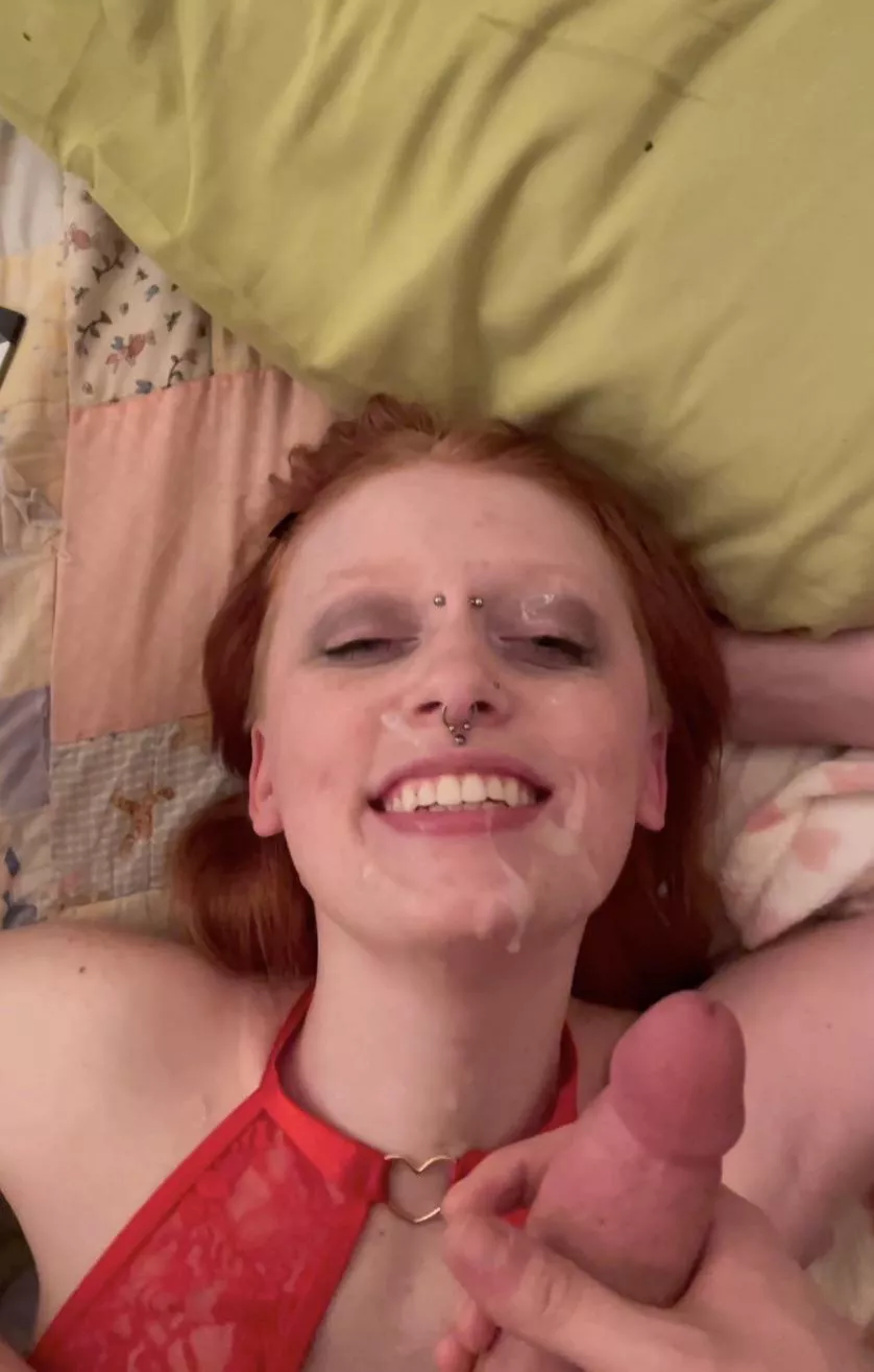 always a smiley baby w cum on my face🥰 posted by slugslut333