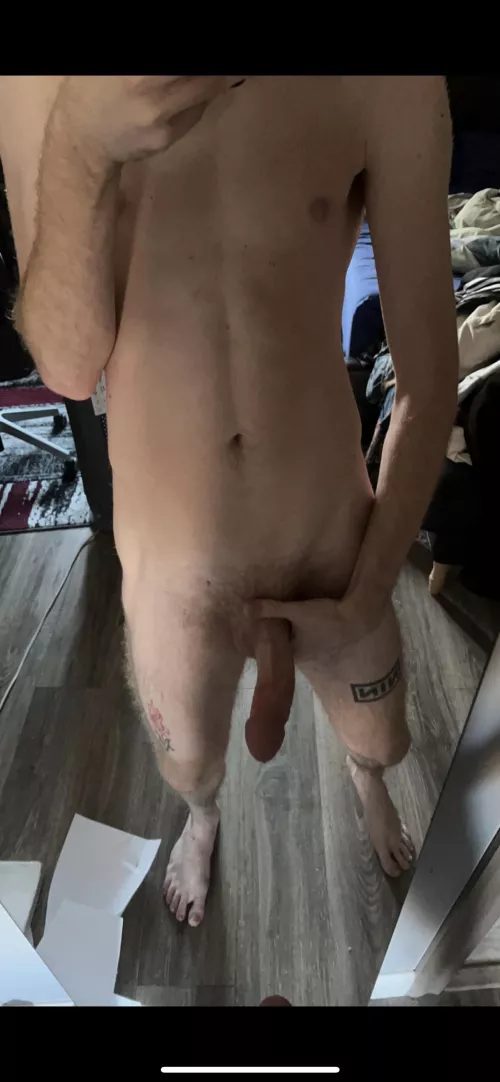 Always been really shy, usually dont like my body by Abject_horny_980