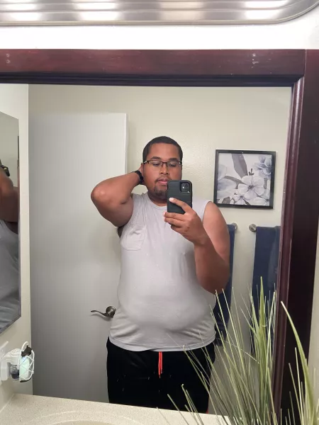 Always been self conscious about my body and arms so it’s not like me to wear tank tops. Tonight I decided to break away from that uncomfortableness and wear a tank top. Needless to say, it feels really good! Now let’s get to working on those arms💪 by Relyt1999