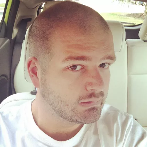 Always double check the guard is securely on the trimmer for those 6am Monday home haircuts or else...you'll have to even it out like this T_T Happy Monday people by ryee