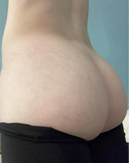 always getting bigger🍑 by junktrunktwunk