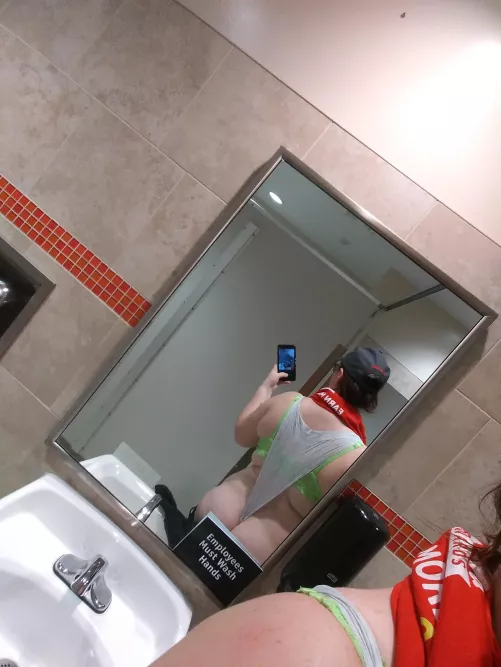 Always good to have a shoulder wedgie in at work to make your night a bit more fun just don't get caught by Wedgie_Lover21