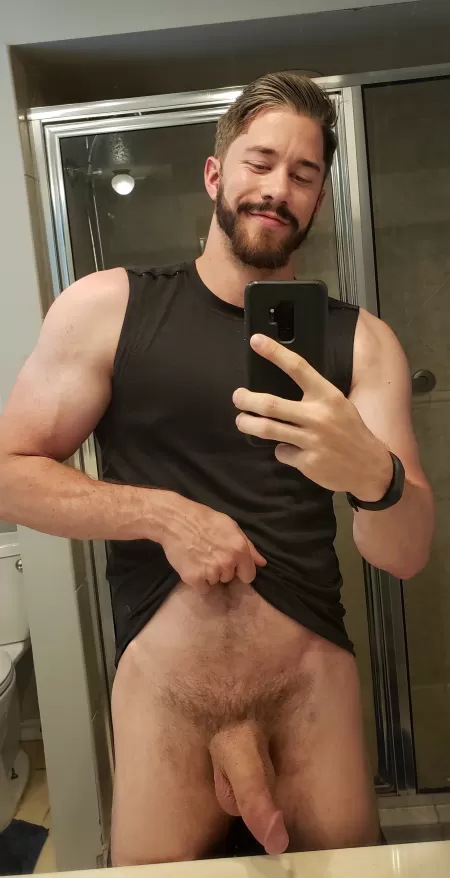 Always horny after a good gym session by mintgreenmarquis