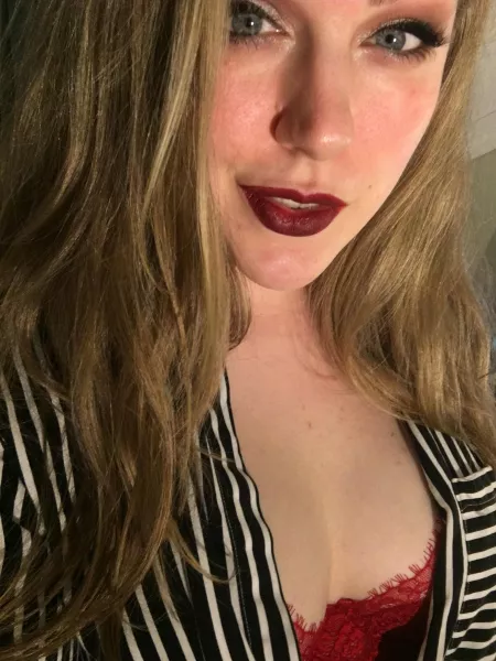 Always hunting for the perfect red 💋 by EquiTiddies