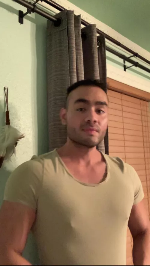 Always nipping 🙈😇💪🏼 by OwlVeritas