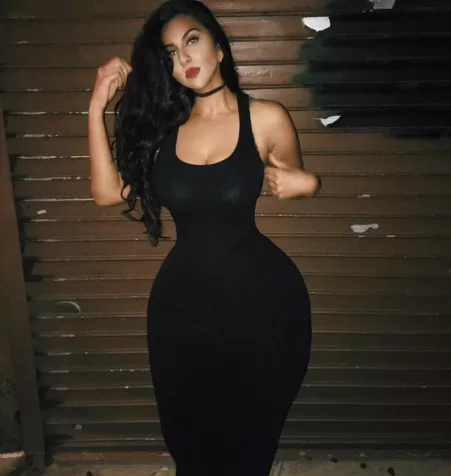 Alway’s the weird hand by heyhowudoing123