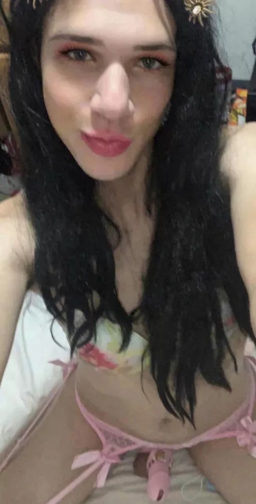 Am i a pretty girl? by Jkane757