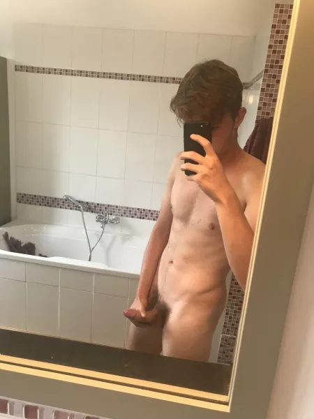 Am I attractive ? Dm open by hotfrenchguy21