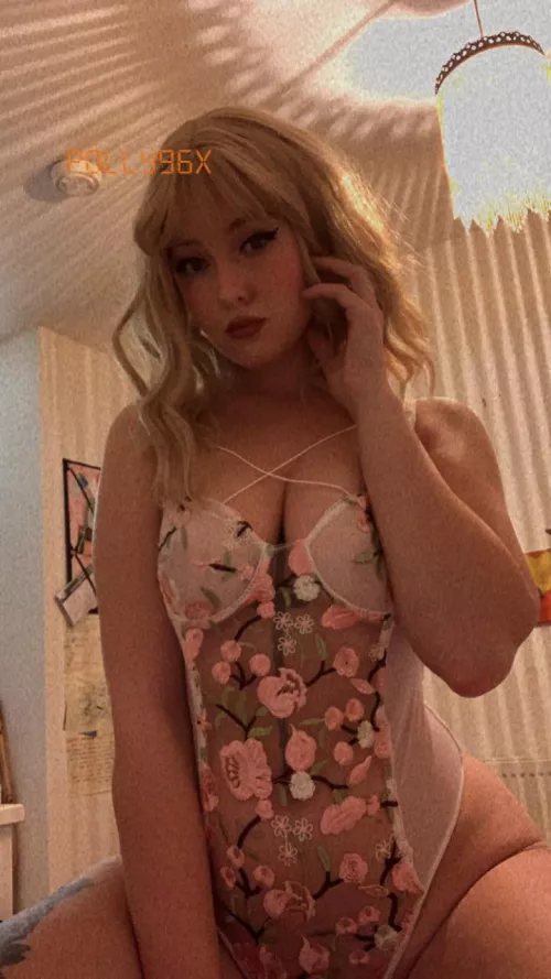 Am I cute? by polly1996x