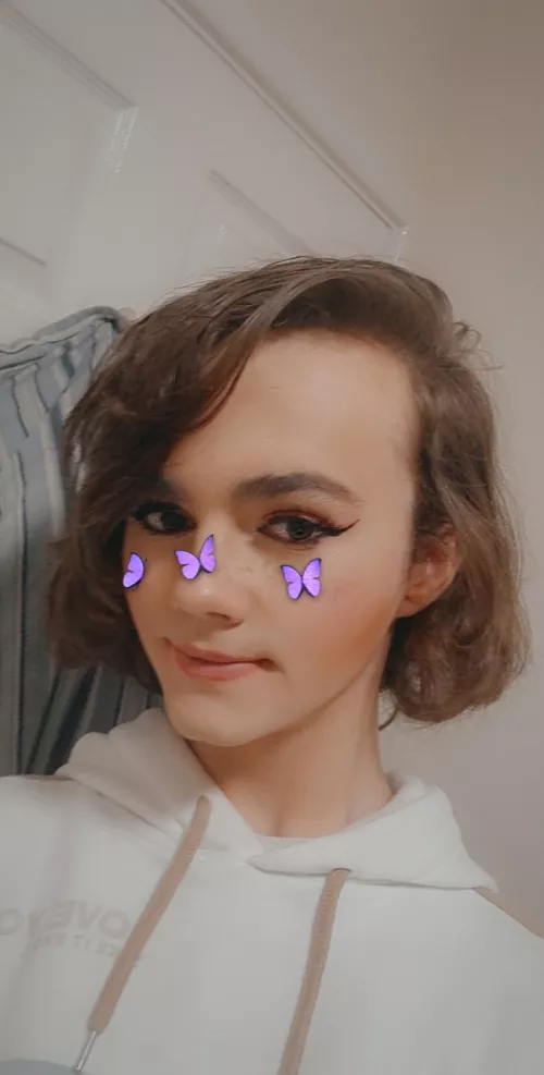 am I cute enough to cuddle? 🥺🥺 by yournamehere1588