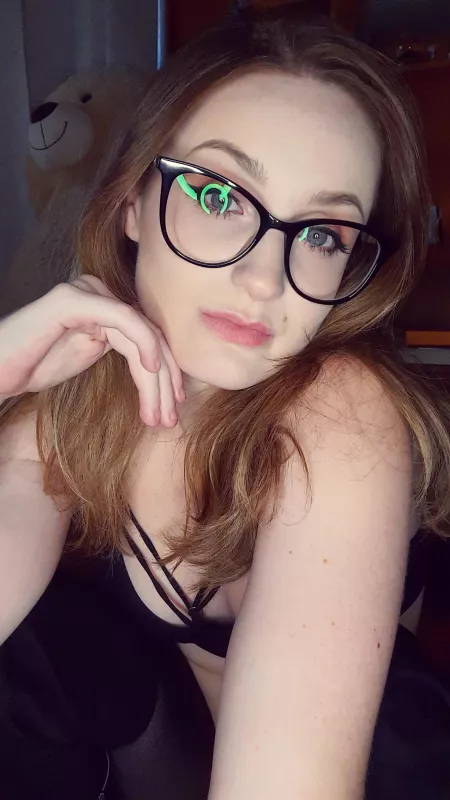 Am I cute enough with my glasses for this subreddit? 🥺🤓 by Ninjas0777