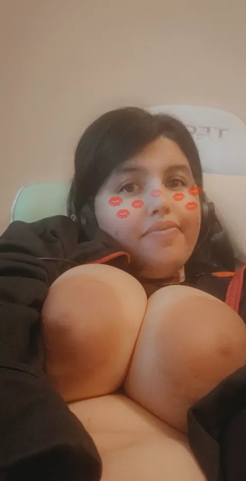 Am I doing this right? by RhiannonMarieisback