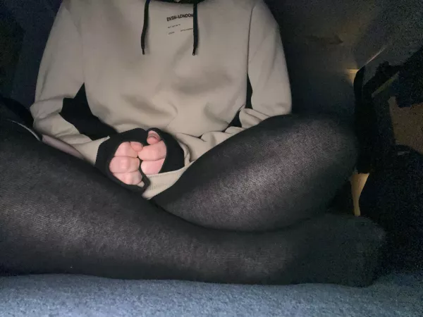 Am i doing this right? Need help how to take photos >////< by Lynxx0_