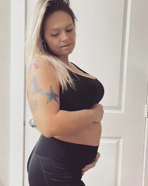 Am I fertile enough for you?!? 💋 by Daniellenichole88